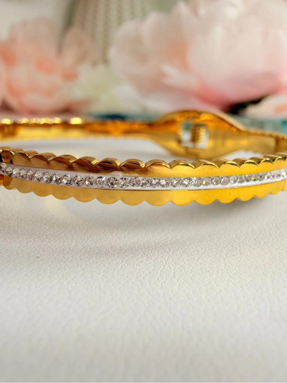 Stainless steel Gold Bangle Bracelet with White Mother-of-Pearl Clover Accent